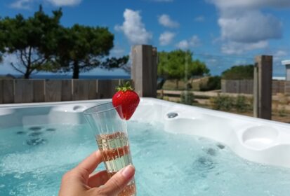 gull rocks beach hot tub