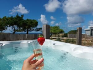 Hot tub Gull Rocks Beach Lodges